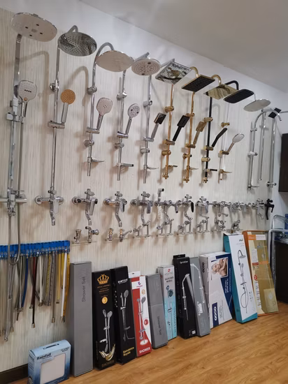 Раздвижная штанга для душа с мыльницей Hts043